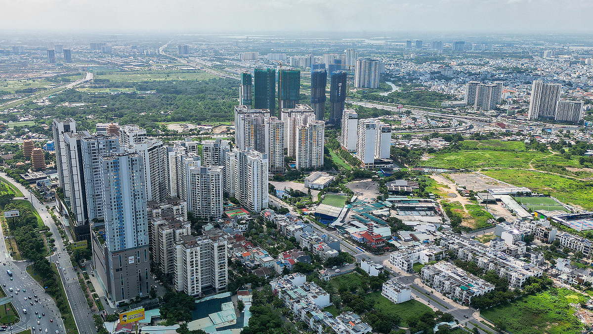 Thị trường nhà chuyển nhượng giảm giá cục bộ: Áp lực từ lãi suất và cung vượt cầu