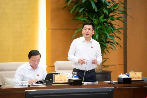 Ủy ban Thường vụ Quốc hội cho ý kiến dự án luật liên quan bất động sản